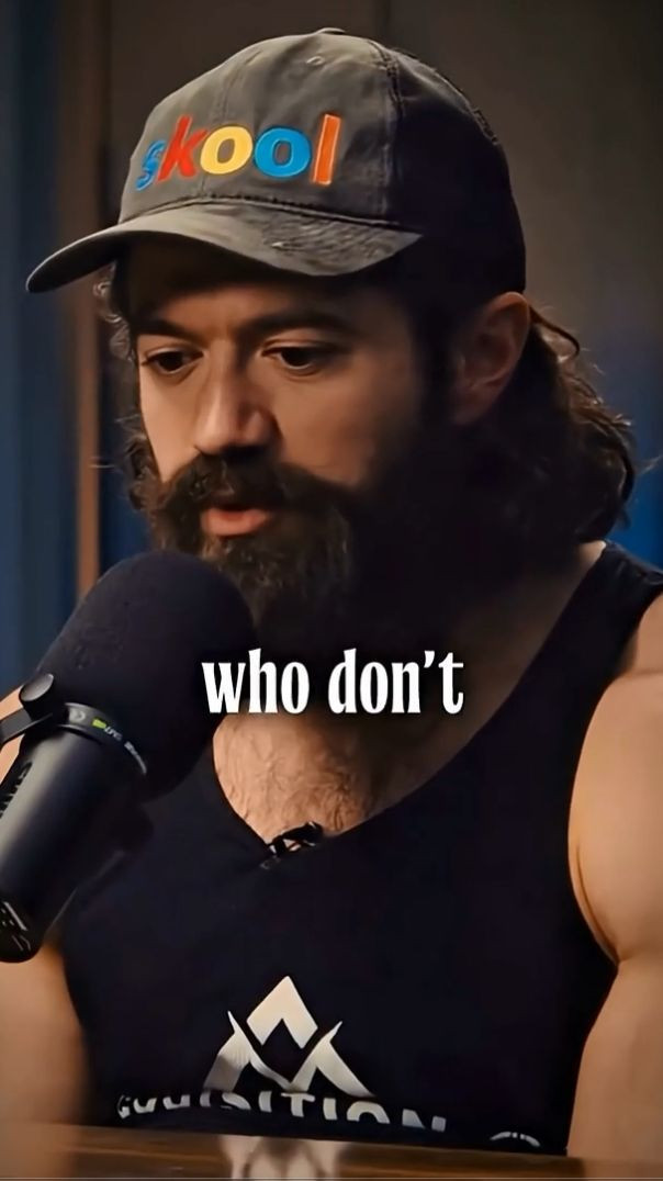 Bạn phải chiến thắng một mình 🥇 - Alex Hormozi