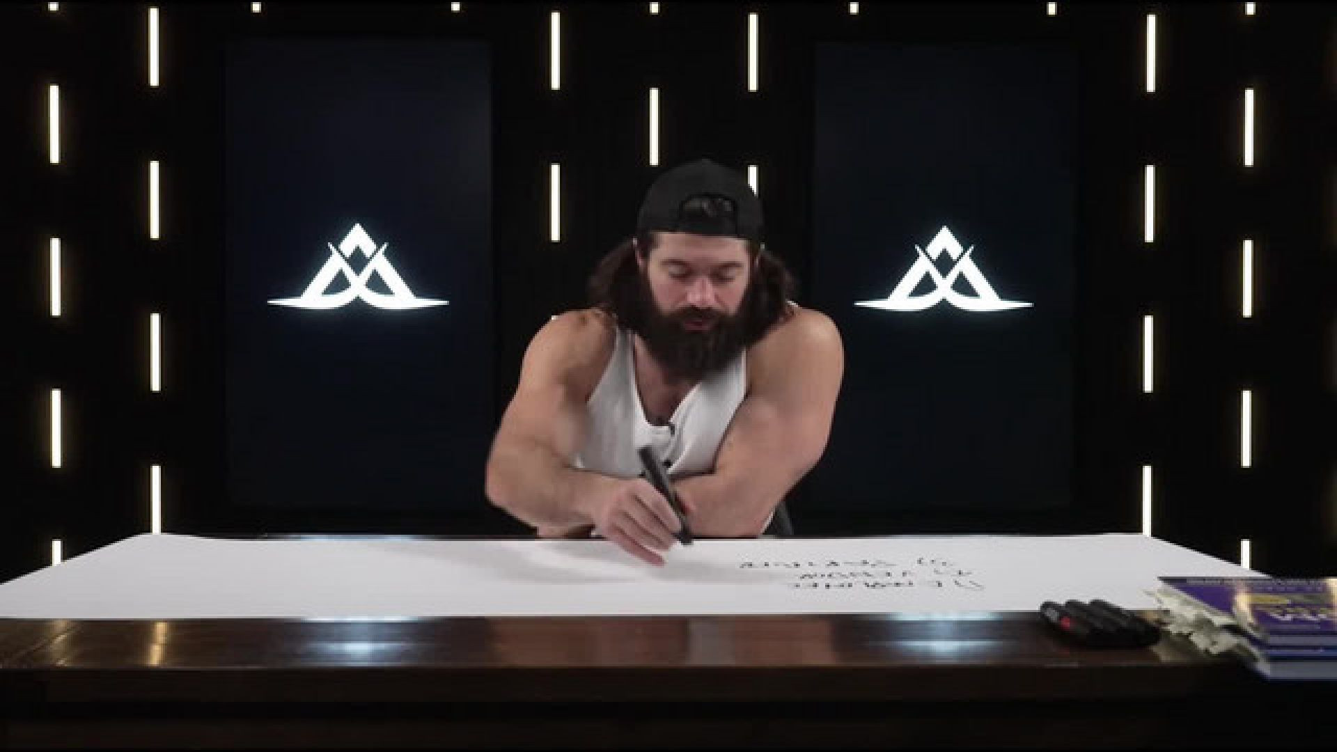 ⁣Cách nhanh chóng để có 10 khách hàng đầu tiên 🚀 - Alex Hormozi