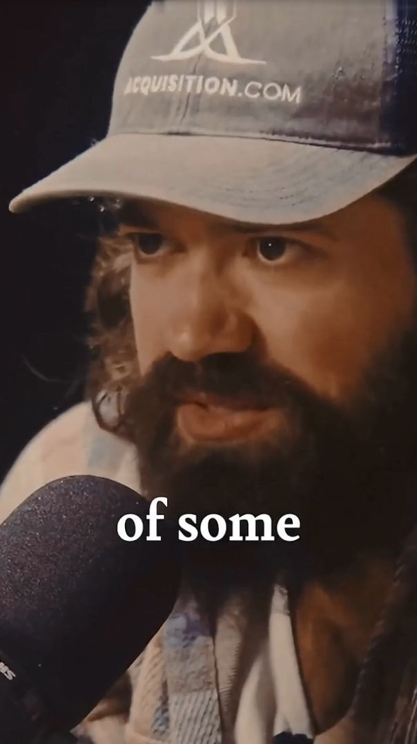 Thành công là sự trả thù duy nhất - Alex Hormozi