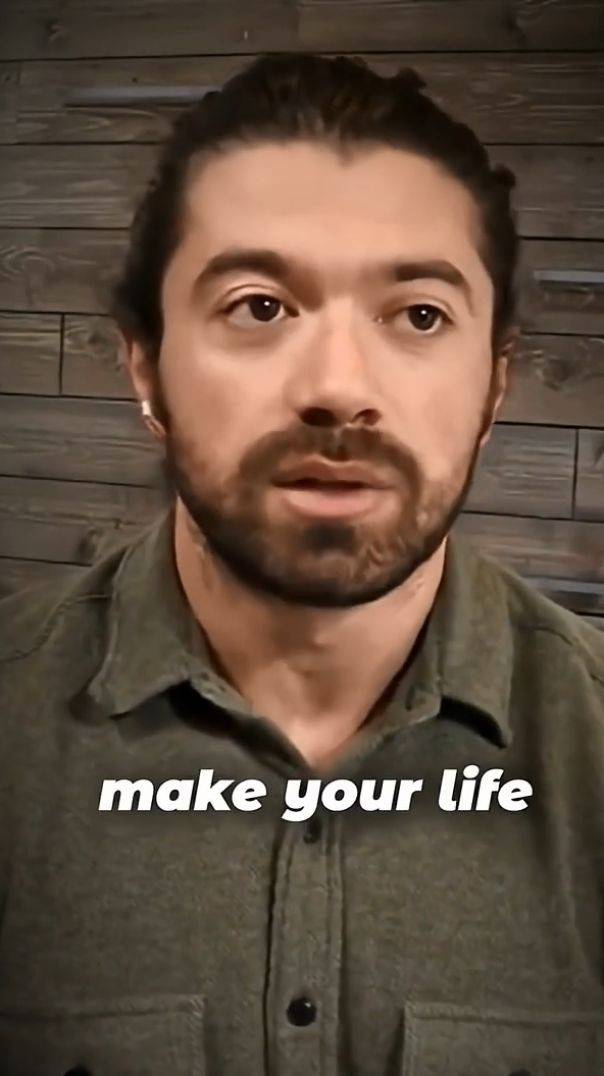 Điều này sẽ quyết định thành bại cuộc đời bạn - Alex Hormozi