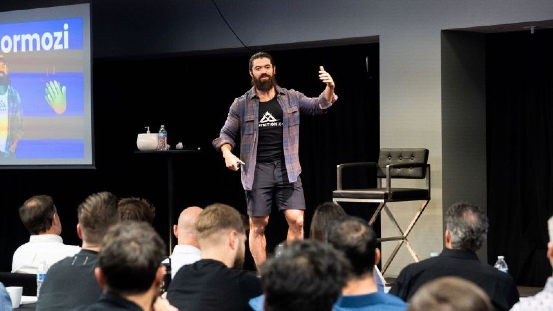 Chúng tôi chỉ làm gấp 100 lần thôi 🚀 - Alex Hormozi